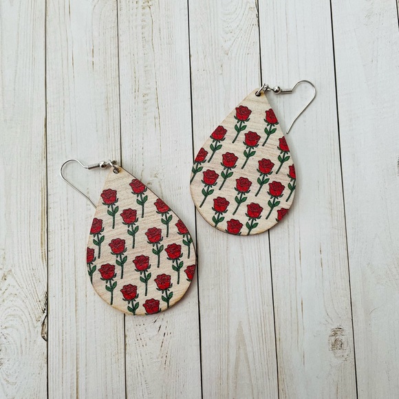 🖤 Wooden Rose Drop Earrings - Picture 2 of 5